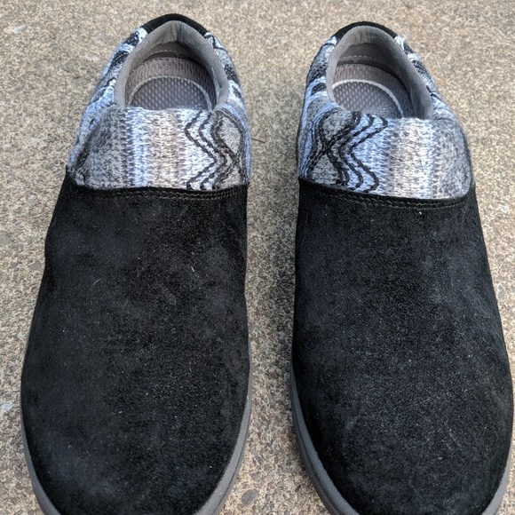 NWOT Dansko Black Leather Grey Trim Slip On's 12/4 - Picture 3 of 6
